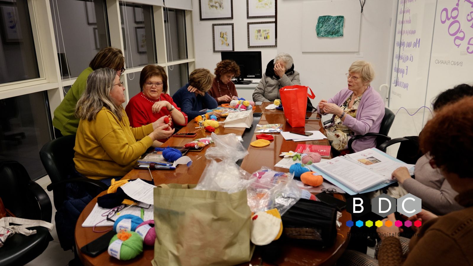 CON FERRI E UNCINETTO SI RISCALDANO I CUORI